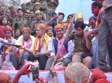 lathamar holi celebration in barsana